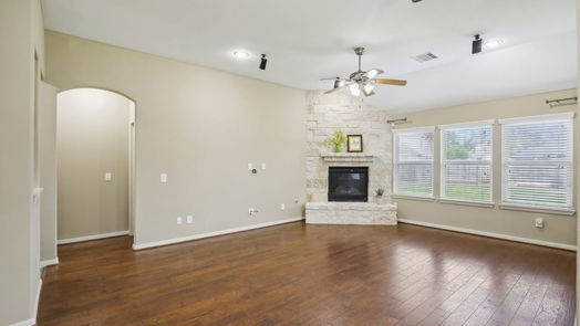 Houston 1-story, 3-bed 16927 Lake Willowby Lane-idx