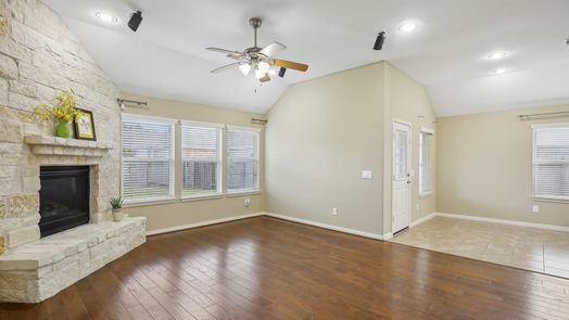 Houston 1-story, 3-bed 16927 Lake Willowby Lane-idx