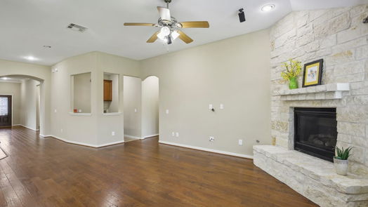 Houston 1-story, 3-bed 16927 Lake Willowby Lane-idx