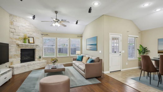 Houston 1-story, 3-bed 16927 Lake Willowby Lane-idx