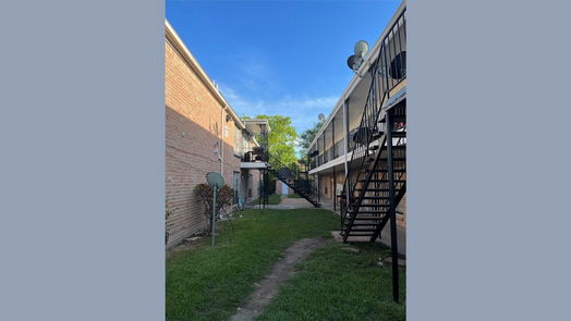 Houston 2-story, 2-bed 13800 Lockway Drive-idx
