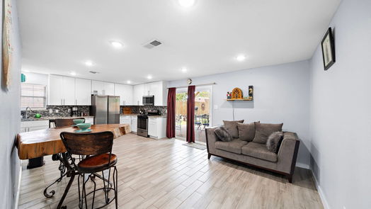 Houston 1-story, 3-bed 4818 Trail Lake Drive-idx