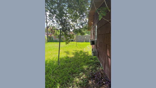 Houston 1-story, 3-bed 5231 Heatherbrook Drive-idx