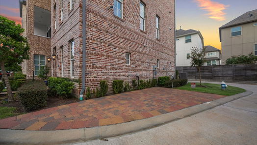 Houston 4-story, 3-bed 9519 London Bridge Station-idx