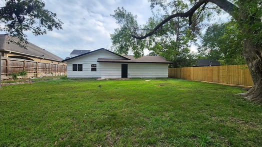 Houston 1-story, 3-bed 219 Broadhurst Drive-idx