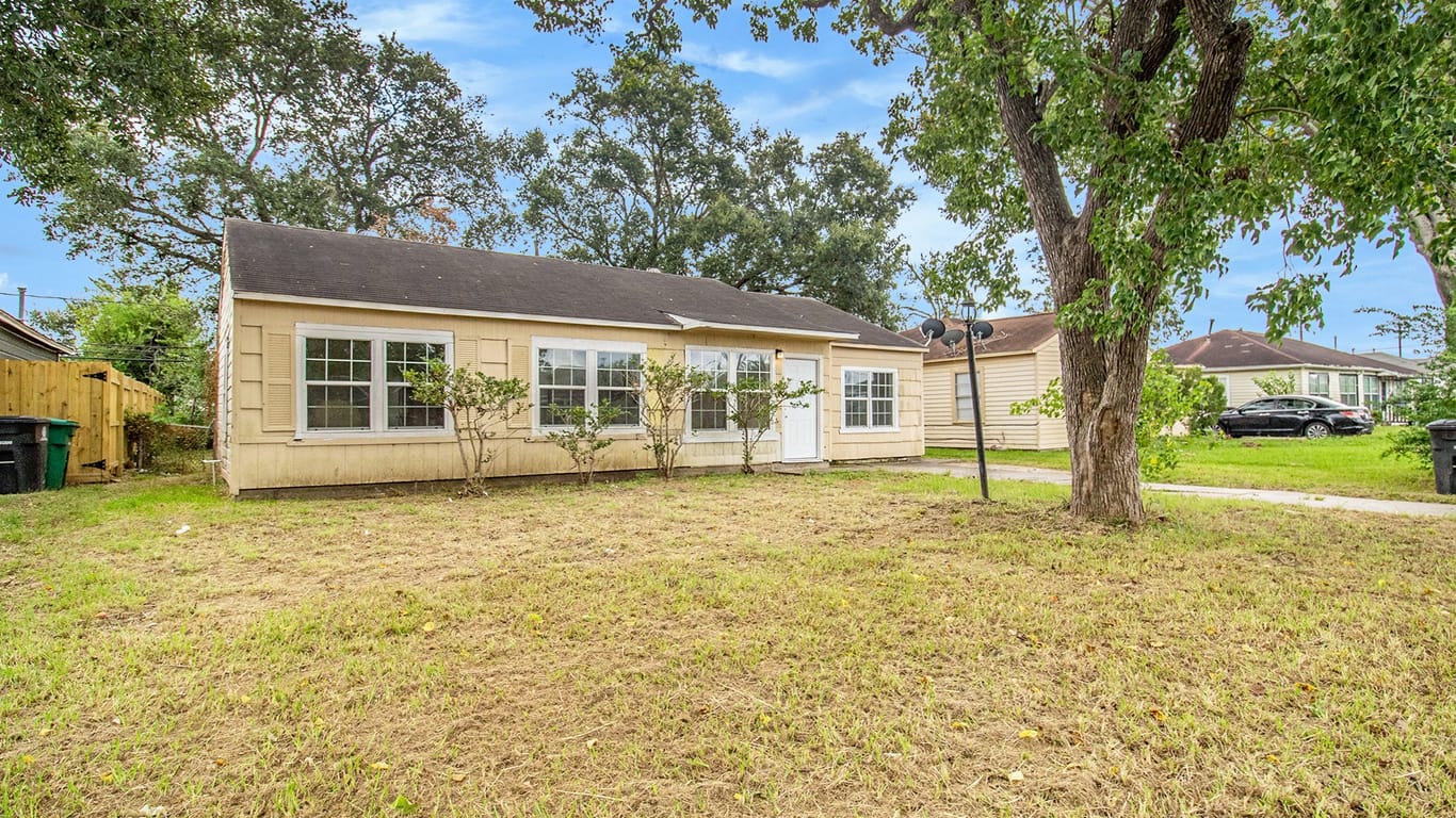 Houston 1-story, 3-bed 4714 Meadow Park Drive-idx