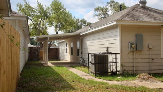 Houston 1-story, 3-bed 13831 Northlake Drive-idx