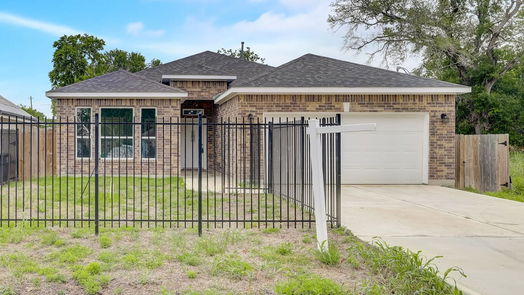 Houston 1-story, 3-bed 4605 Larkspur Street-idx