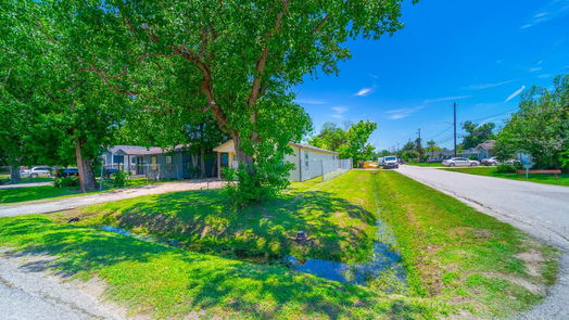 Houston 1-story, 4-bed 8621 Lee Otis Street-idx