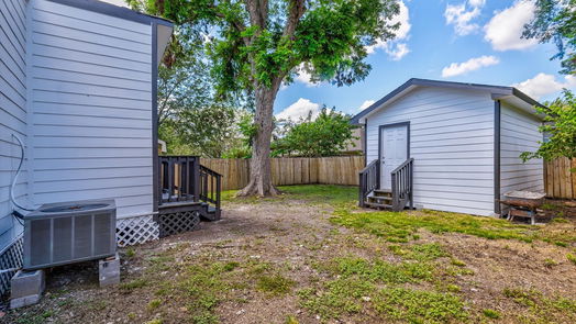 Houston 1-story, 3-bed 8416 Livingston St Street-idx