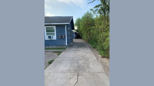 Houston 1-story, 3-bed 3522 Elpyco Street-idx