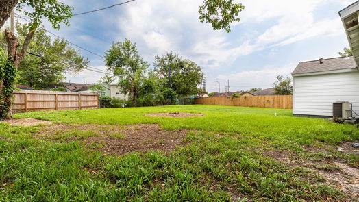 Houston 1-story, 3-bed 9529 Fairland Drive-idx