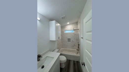 Houston 1-story, 3-bed 4604 Bricker Street AB-idx