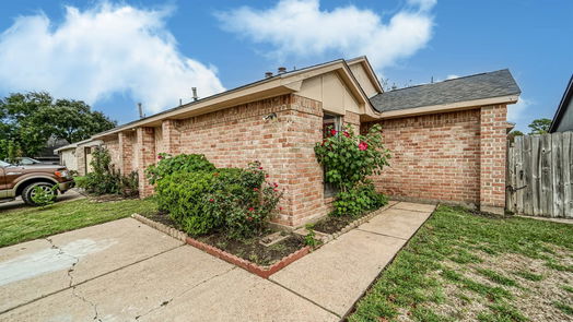Houston 1-story, 2-bed 16533 Gold Ridge Lane-idx