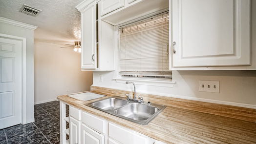 Houston 1-story, 2-bed 16533 Gold Ridge Lane-idx