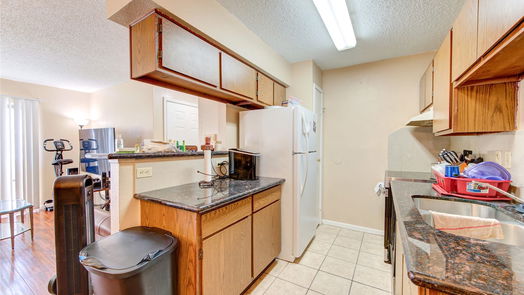 Houston 1-story, 2-bed 2750 Holly Hall Street 1007-idx