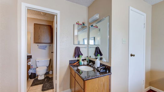 Houston 1-story, 2-bed 2750 Holly Hall Street 1007-idx