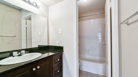 Houston 1-story, 2-bed 2750 Holly Hall Street 1507-idx
