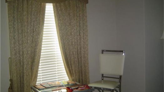 Houston 2-story, 3-bed 9107 Creekstone Lake Drive E-idx