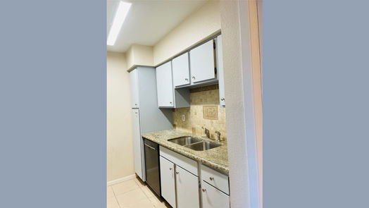 Houston 1-story, 3-bed 8521 Hearth Dr Unit 34 Drive-idx