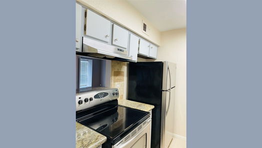 Houston 1-story, 3-bed 8521 Hearth Dr Unit 34 Drive-idx