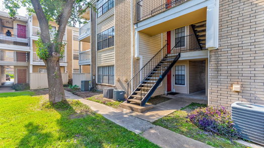 Houston 1-story, 2-bed 2750 Holly Hall Street 1710-idx