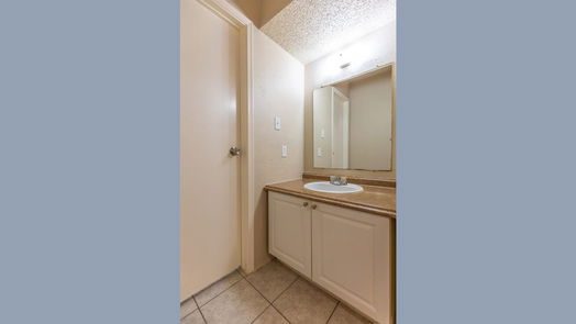 Houston 1-story, 2-bed 2750 Holly Hall Street 1710-idx