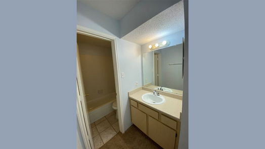 Houston 1-story, 2-bed 2750 Holly Hall Street 904-idx