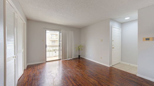 Houston 1-story, 2-bed 2750 Holly Hall Street 1007-idx