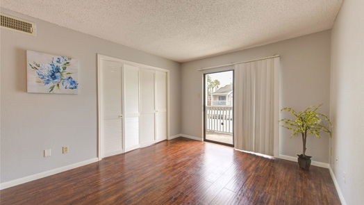 Houston 1-story, 2-bed 2750 Holly Hall Street 1007-idx