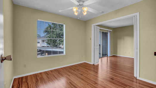 Houston 1-story, 2-bed 2750 Holly Hall Street 1017-idx