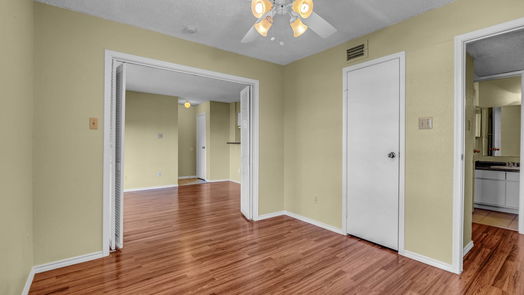 Houston 1-story, 2-bed 2750 Holly Hall Street 1017-idx