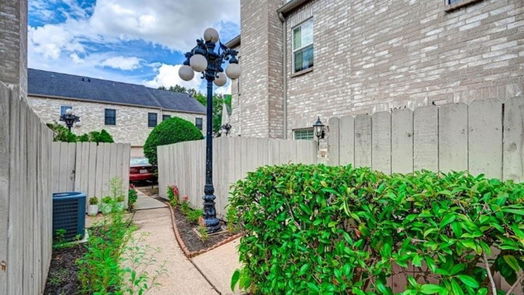 Houston 2-story, 2-bed 3212 Holly Hall Street-idx