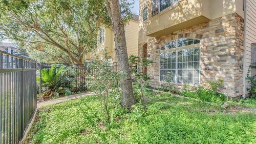 Houston 3-story, 3-bed 9006 Lakes At 610 Drive-idx