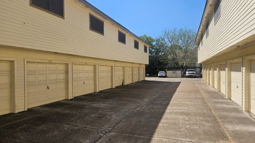 Houston 1-story, 2-bed 2425 Holly Hall Street A6-idx