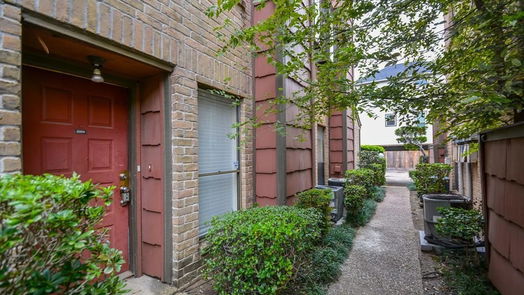 Houston 2-story, 1-bed 8299 Cambridge Street 2004-idx