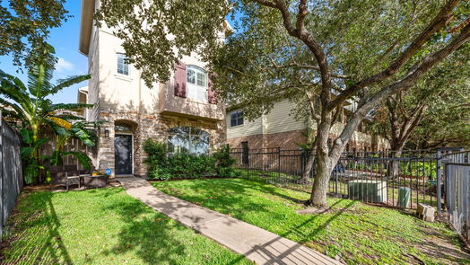 Houston 3-story, 3-bed 9030 Lakes At 610 Drive-idx