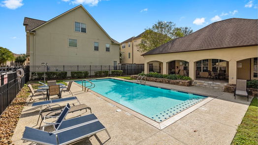 Houston 3-story, 3-bed 9030 Lakes At 610 Drive-idx