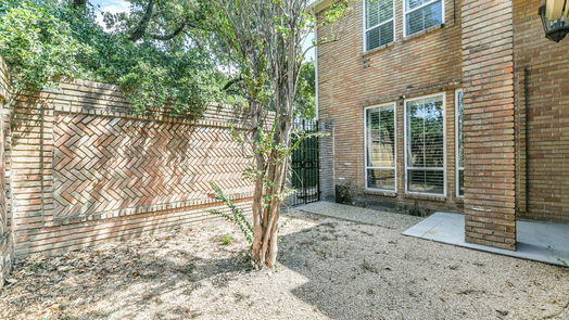 Houston 2-story, 4-bed 13 Hickory Shadows Drive-idx