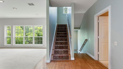 Houston 3-story, 4-bed 33 Inverness Park Way-idx