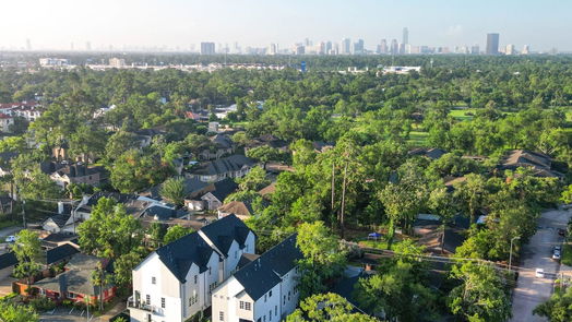 Houston 3-story, 3-bed 7407 Westview Drive B-idx