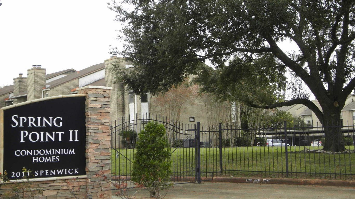 Houston 1-story, 1-bed 2011 Spenwick Drive 324-idx