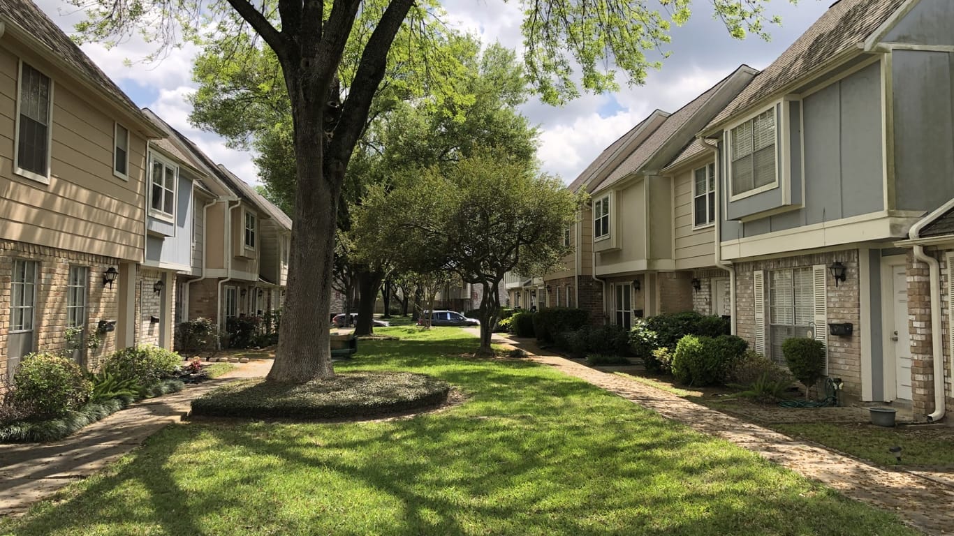 Houston 2-story, 2-bed 8102 Amelia Road 510-idx