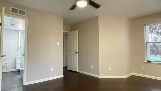 Houston 1-story, 2-bed 2011 Spenwick Drive 520-idx