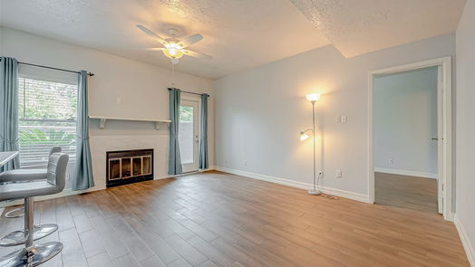 Houston 1-story, 2-bed 2021 Spenwick Drive 316-idx