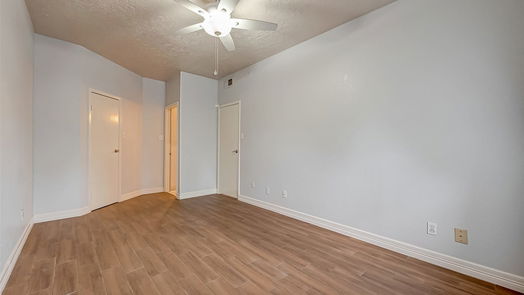 Houston 1-story, 2-bed 2021 Spenwick Drive 316-idx