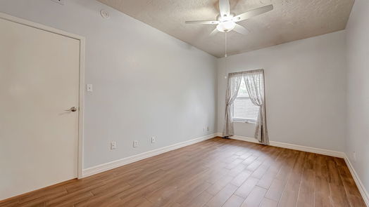 Houston 1-story, 2-bed 2021 Spenwick Drive 316-idx