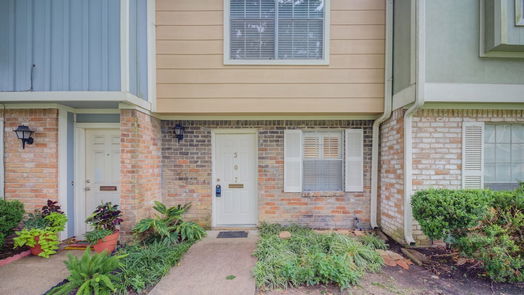 Houston 2-story, 2-bed 8102 Amelia Road 307-idx