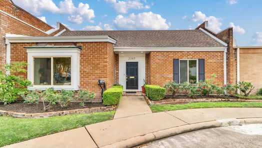 Houston 1-story, 2-bed 2107 Canongate Drive-idx