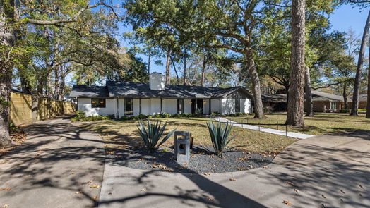 Houston 1-story, 3-bed 5218 Woodway Drive-idx